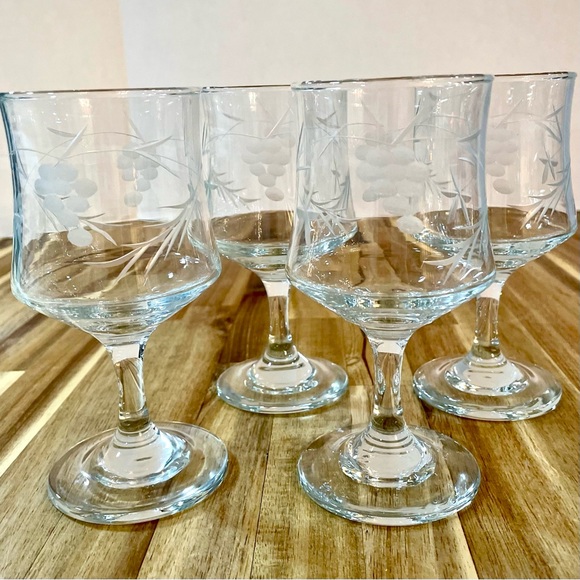 Vintage Etched Grapes Clear Glasses Footed  5 5/8” Tall Elegant Barware Bar Cart - Picture 2 of 11